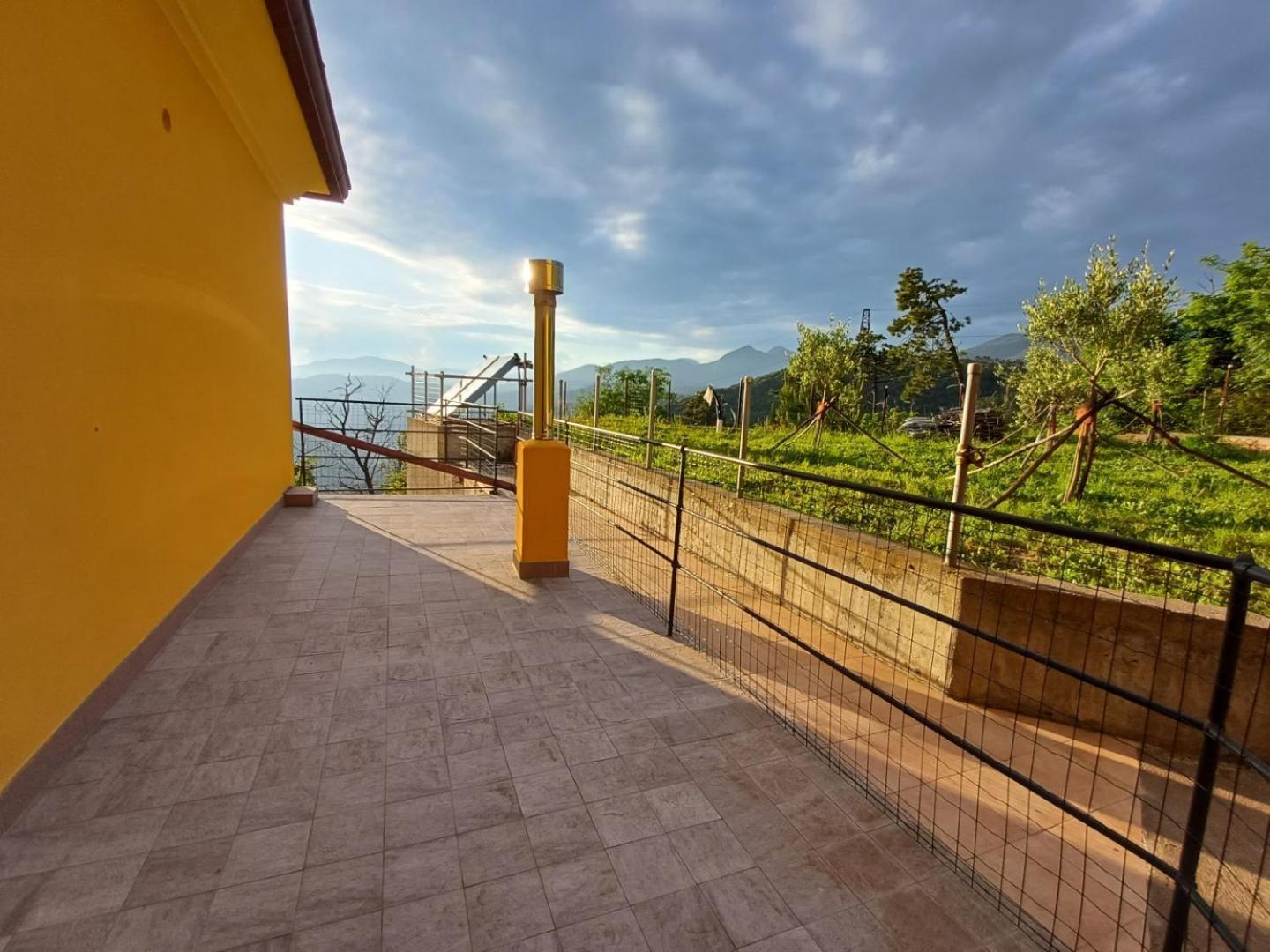 Joivy Villa Guanna - Charming Flat With Garden Bracco Экстерьер фото