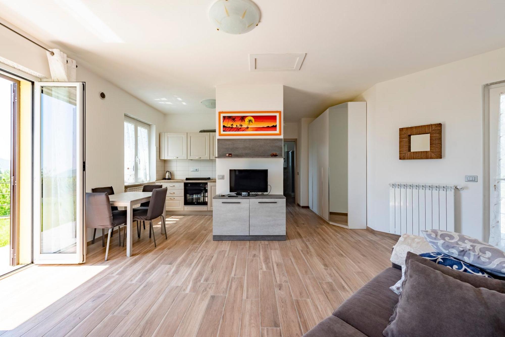 Joivy Villa Guanna - Charming Flat With Garden Bracco Экстерьер фото