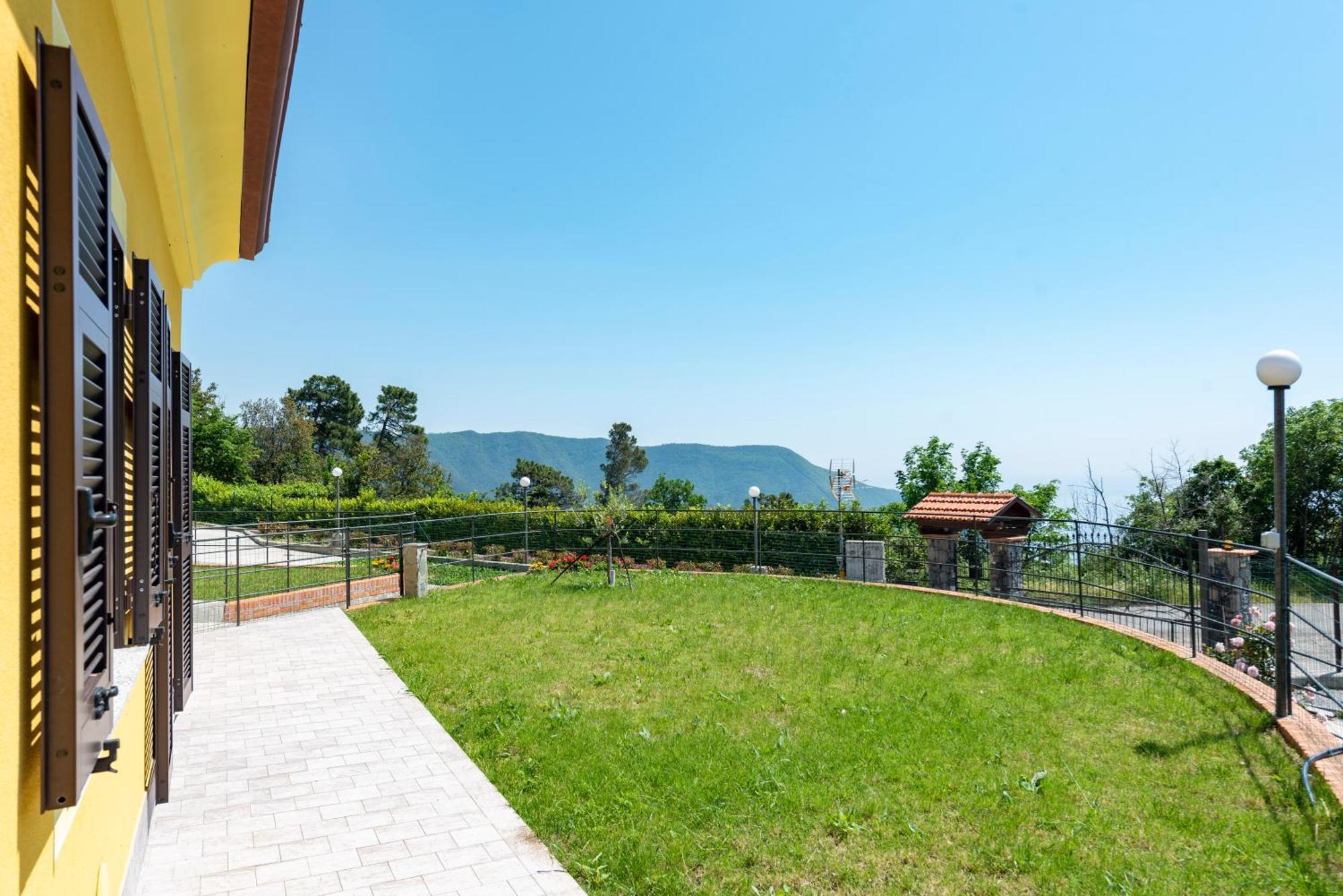 Joivy Villa Guanna - Charming Flat With Garden Bracco Экстерьер фото