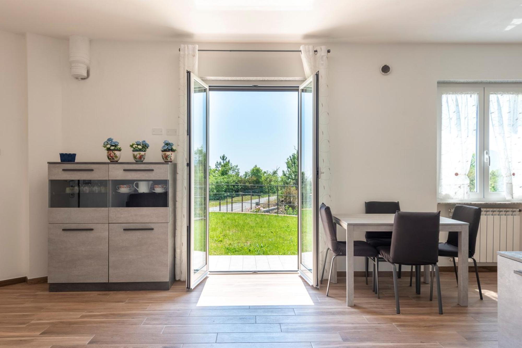 Joivy Villa Guanna - Charming Flat With Garden Bracco Экстерьер фото